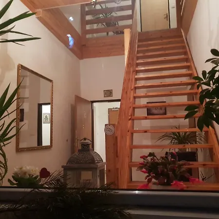 مزرعة للإقامة Farm Nh Stables Nyrany