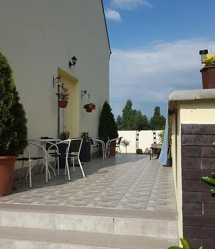 ファームステイ Farm Nh Stables Nýřany